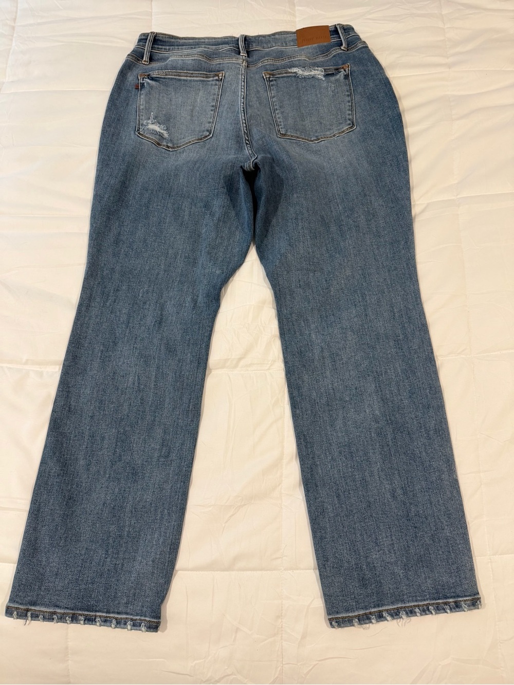 Judy Blue Women’s Light Wash Distressed Hem Straight Leg Jeans Size 18W - Picture 11 of 14